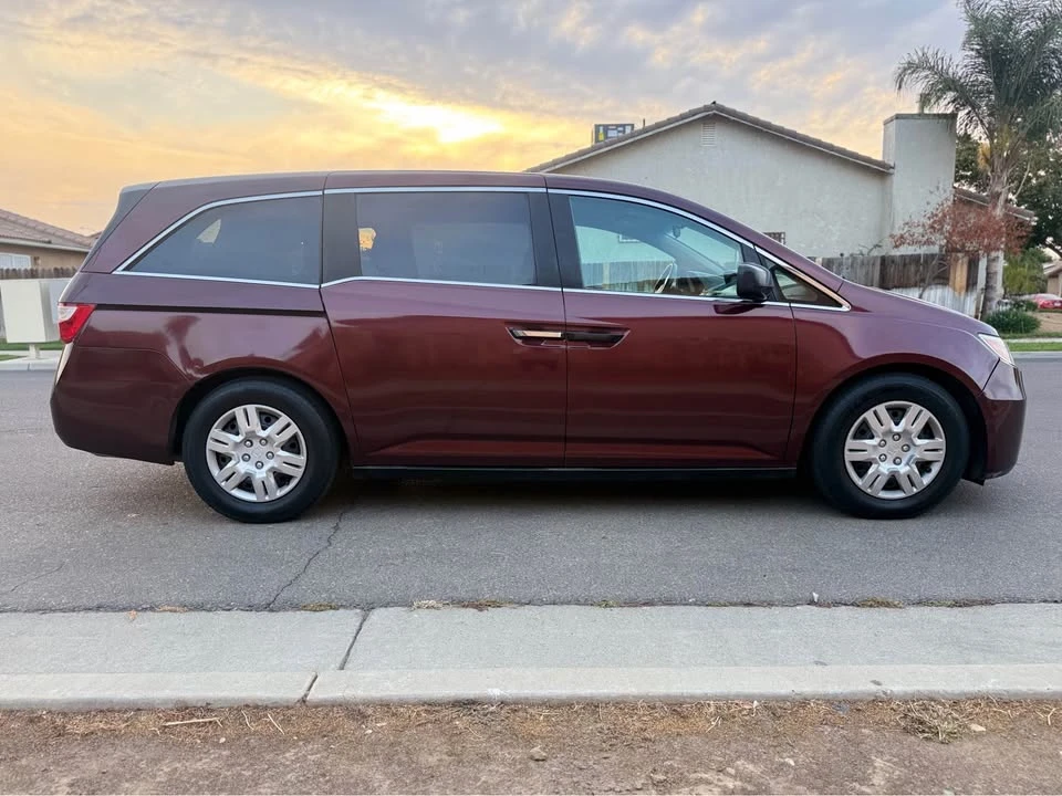 2012 Honda Odyssey - Image 4 of 15