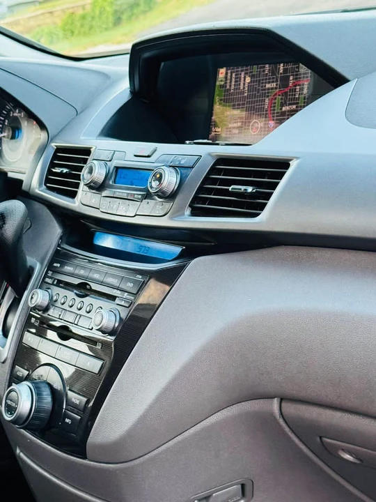 2012 Honda Odyssey - Image 12 of 20