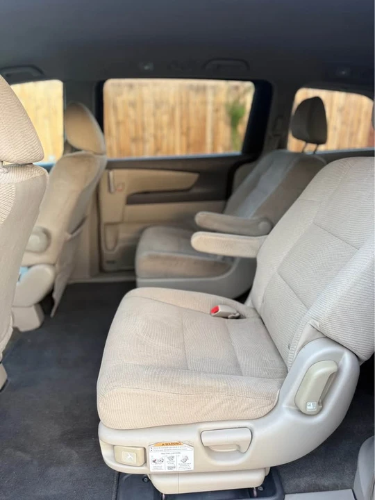 2012 Honda Odyssey - Image 10 of 15