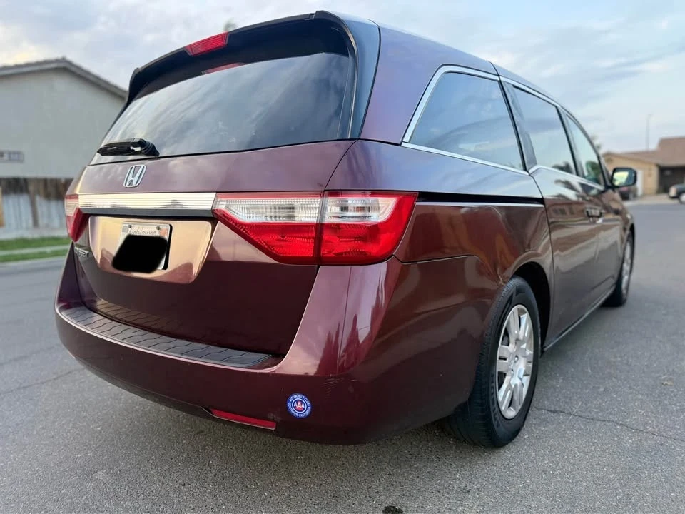 2012 Honda Odyssey - Image 11 of 15