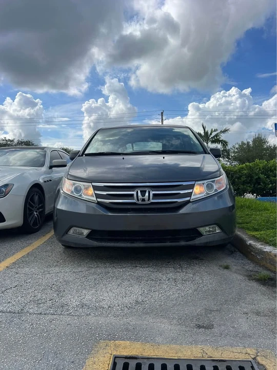 2012 Honda Odyssey - Image 2 of 11