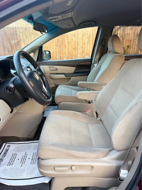 2012 Honda Odyssey - Image 7 of 15