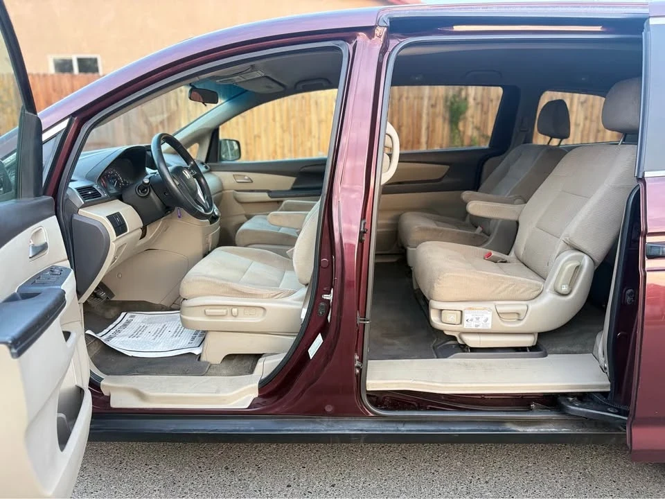 2012 Honda Odyssey - Image 3 of 15