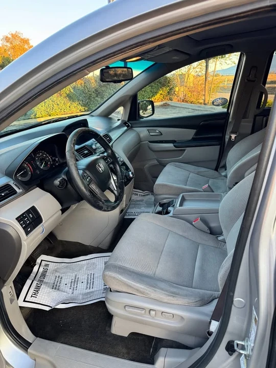 2012 Honda Odyssey - Image 9 of 15