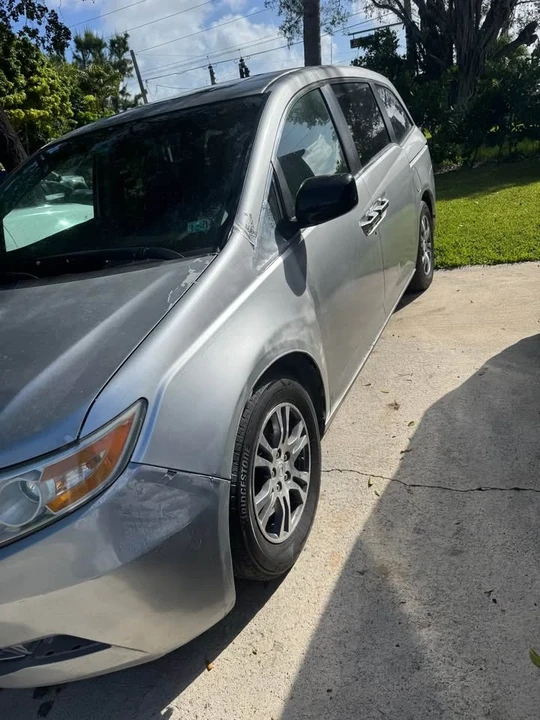 2012 Honda Odyssey - Image 2 of 10