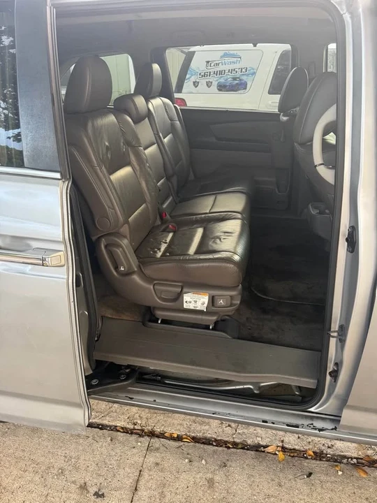 2012 Honda Odyssey - Image 4 of 10