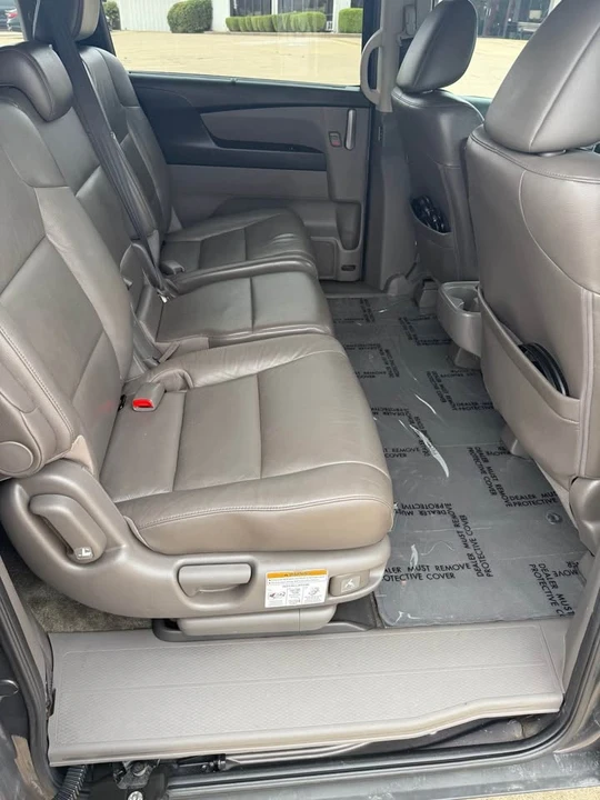 2012 Honda Odyssey - Image 14 of 17