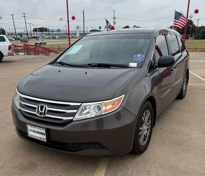 2012 Honda Odyssey - Image 2 of 17