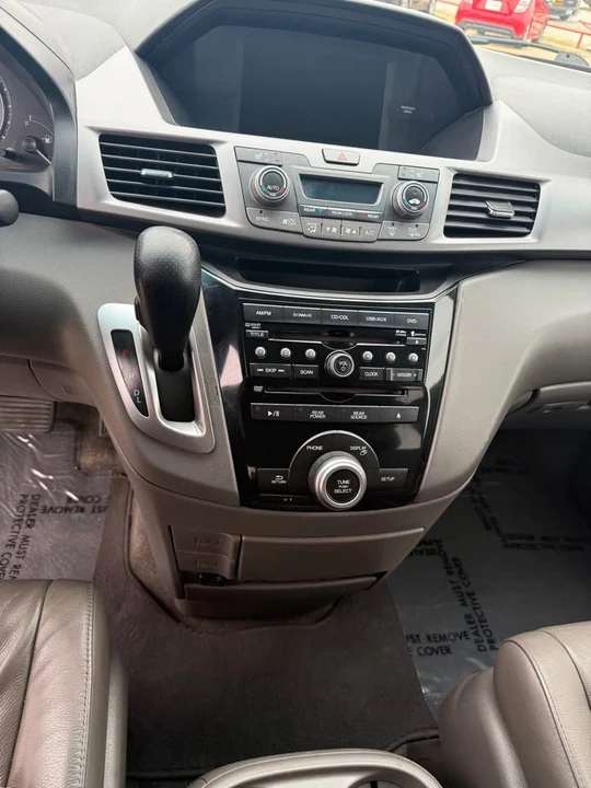 2012 Honda Odyssey - Image 9 of 17