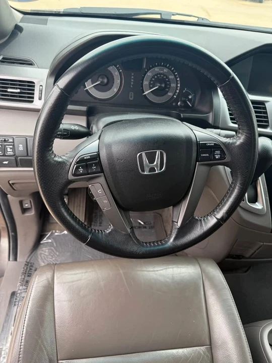 2012 Honda Odyssey - Image 8 of 17