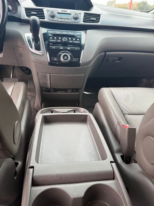 2012 Honda Odyssey - Image 10 of 17