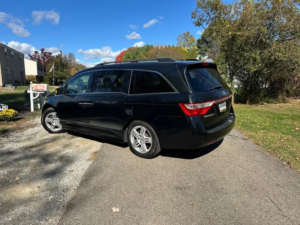 2012 Honda Odyssey - Image 3 of 10