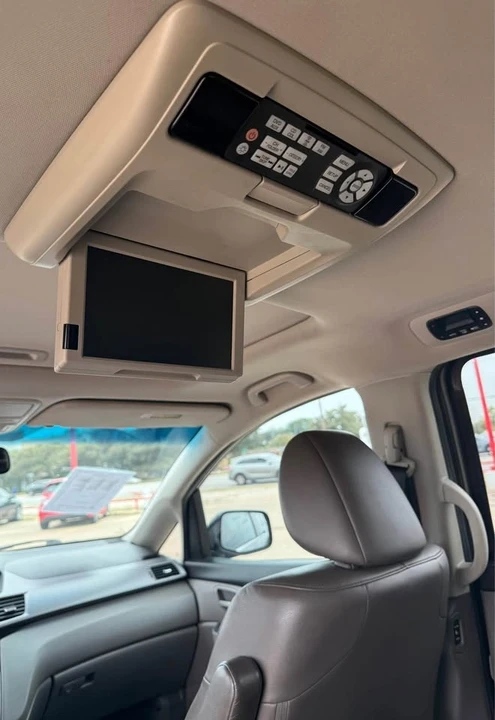 2012 Honda Odyssey - Image 15 of 17