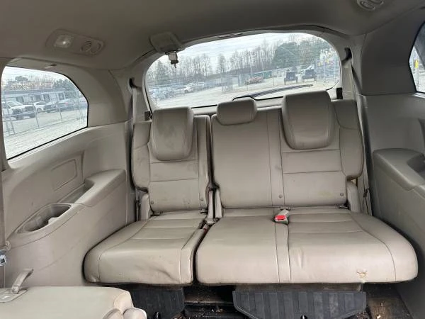 2012 Honda Odyssey - Image 8 of 15