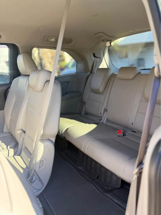 2012 Honda Odyssey - Image 16 of 19