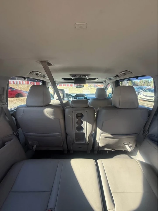2012 Honda Odyssey - Image 18 of 19