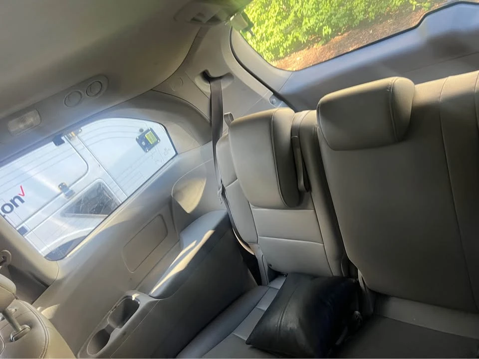 2012 Honda Odyssey - Image 9 of 17