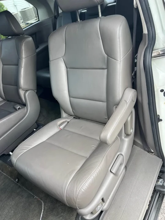 2012 Honda Odyssey - Image 10 of 13