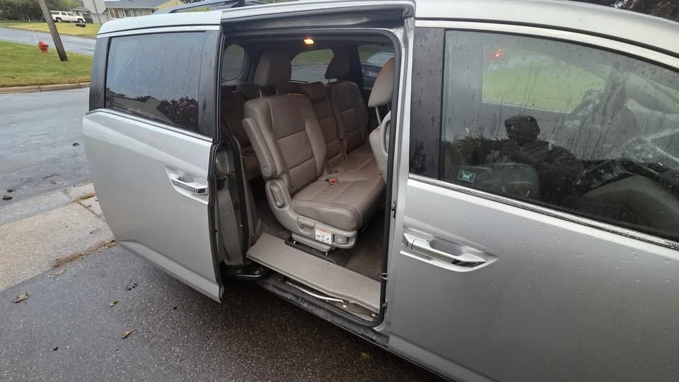 2012 Honda Odyssey - Image 5 of 16