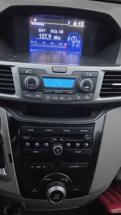 2012 Honda Odyssey - Image 15 of 16