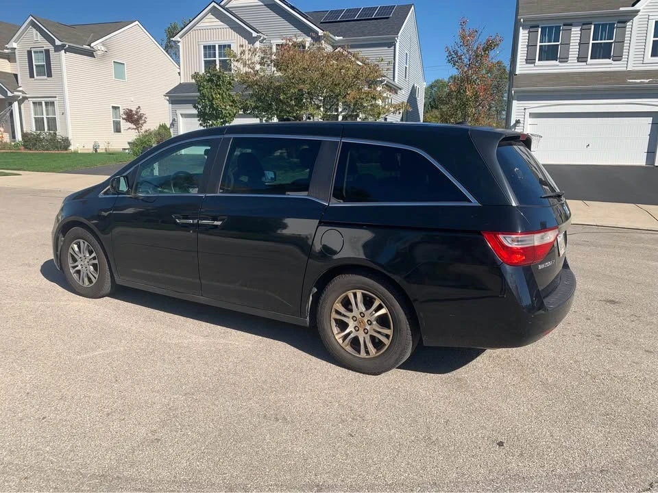 2012 Honda Odyssey - Image 2 of 11