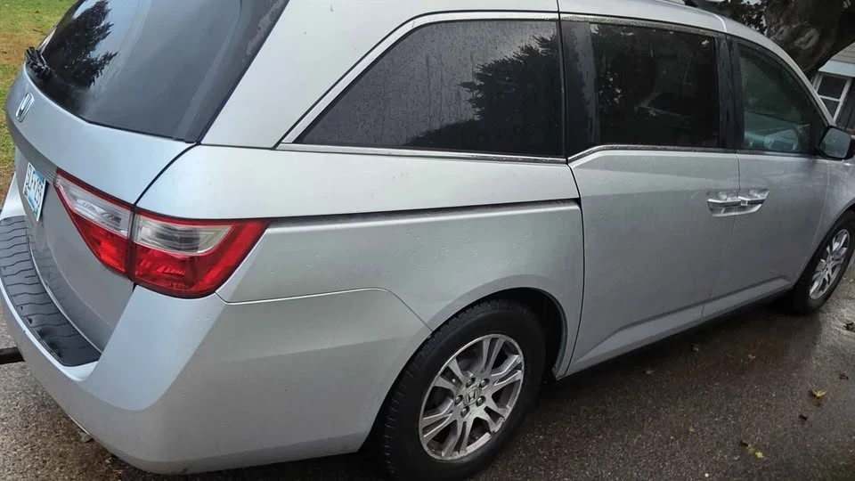 2012 Honda Odyssey - Image 2 of 16