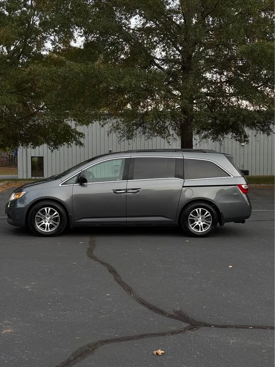 2012 Honda Odyssey - Image 2 of 15