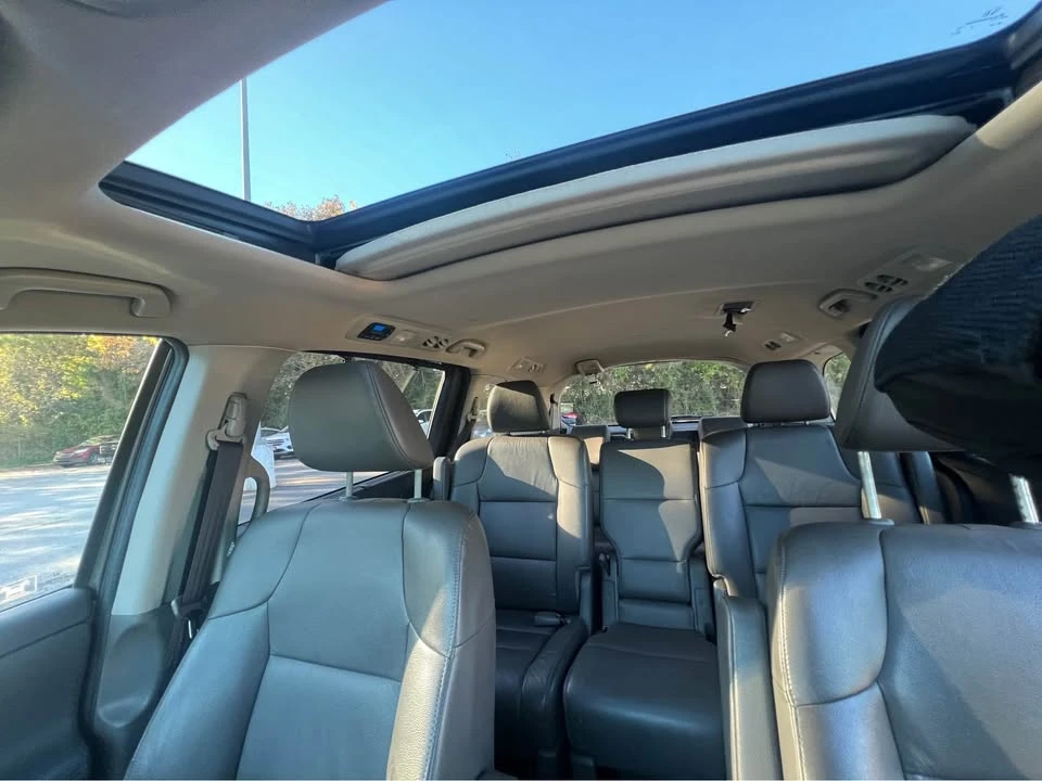 2012 Honda Odyssey - Image 11 of 16