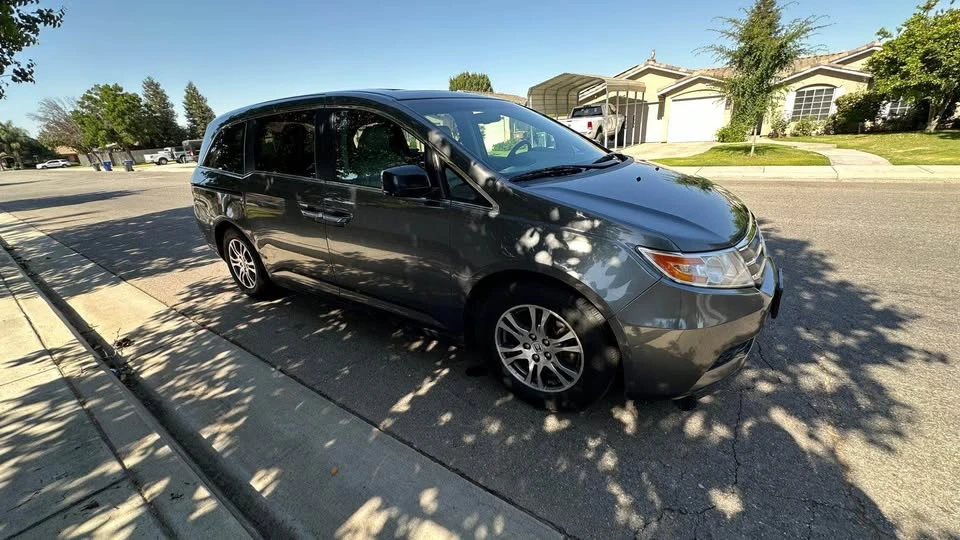 2012 Honda Odyssey - Image 3 of 11