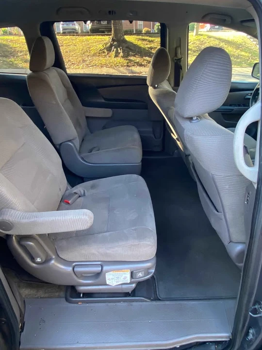 2012 Honda Odyssey - Image 8 of 10
