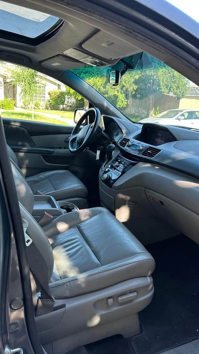 2012 Honda Odyssey - Image 10 of 11