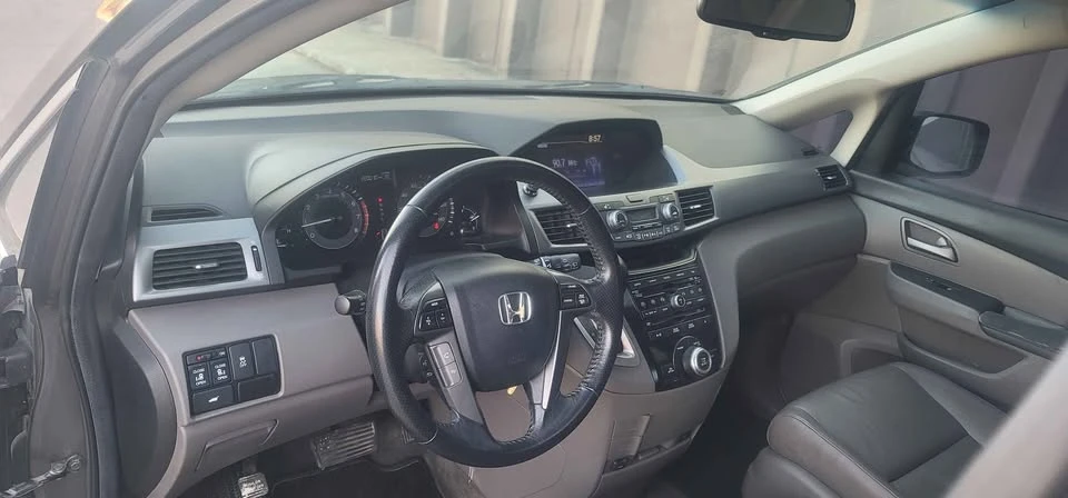 2012 Honda Odyssey - Image 10 of 16