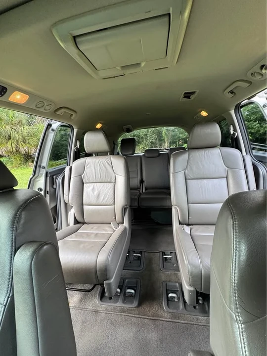 2012 Honda Odyssey - Image 10 of 11