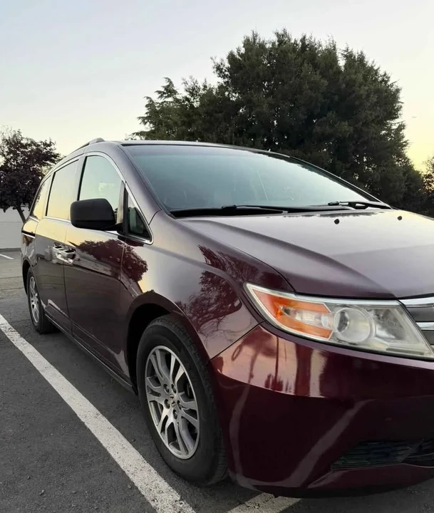 2012 Honda Odyssey - Image 2 of 20