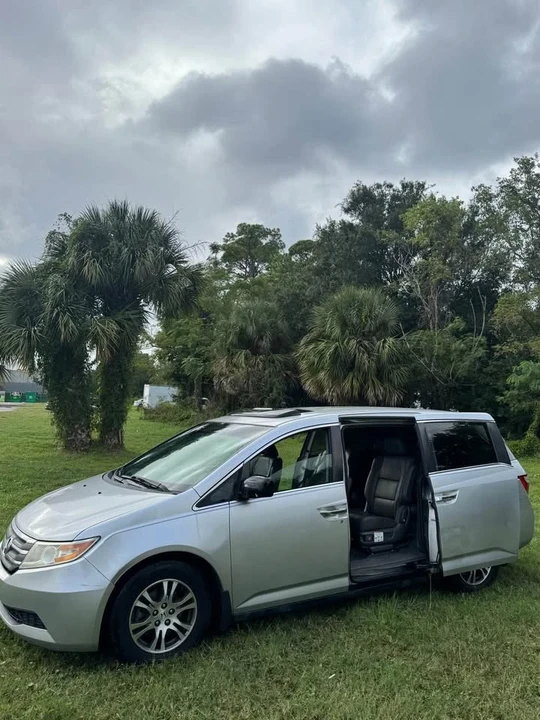 2012 Honda Odyssey - Image 5 of 11