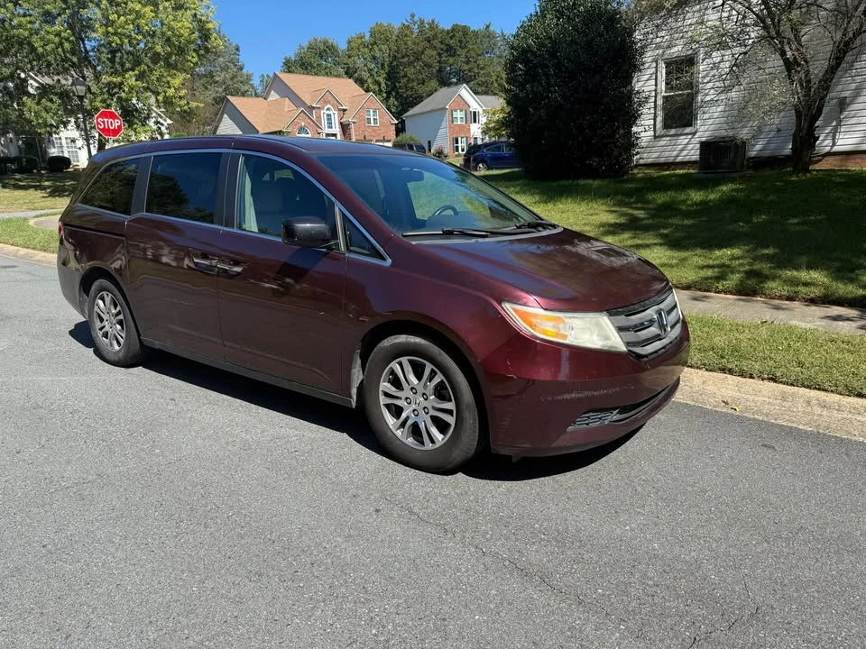 2012 Honda Odyssey - Image 2 of 9