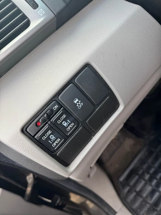 2012 Honda Odyssey - Image 11 of 13