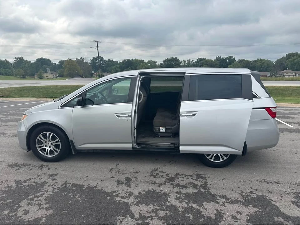 2012 Honda Odyssey - Image 18 of 20