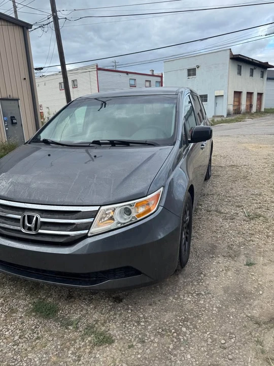 2012 Honda Odyssey - Image 2 of 13