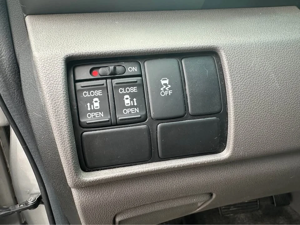 2012 Honda Odyssey - Image 19 of 20