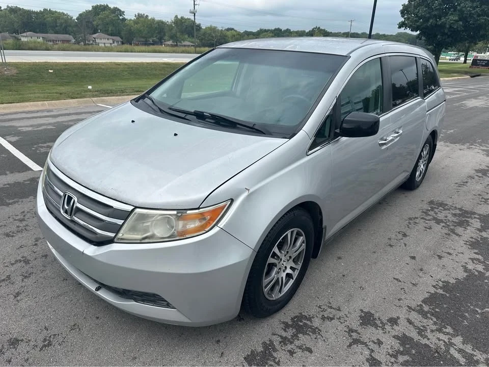 2012 Honda Odyssey - Image 2 of 20