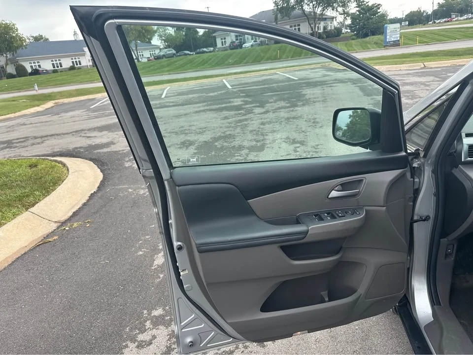 2012 Honda Odyssey - Image 17 of 20
