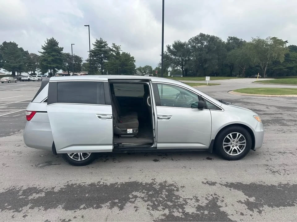 2012 Honda Odyssey - Image 16 of 20