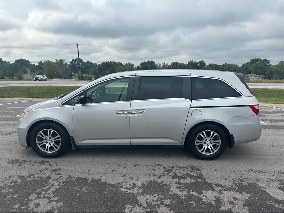 2012 Honda Odyssey - Image 5 of 20