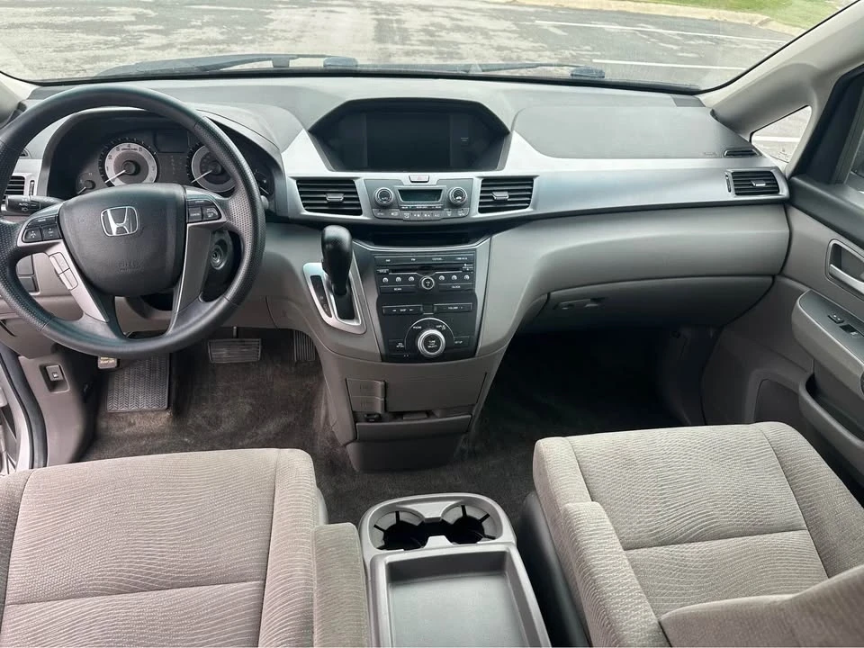 2012 Honda Odyssey - Image 10 of 20