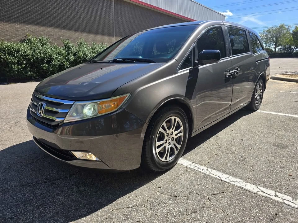 2012 Honda Odyssey - Image 2 of 12