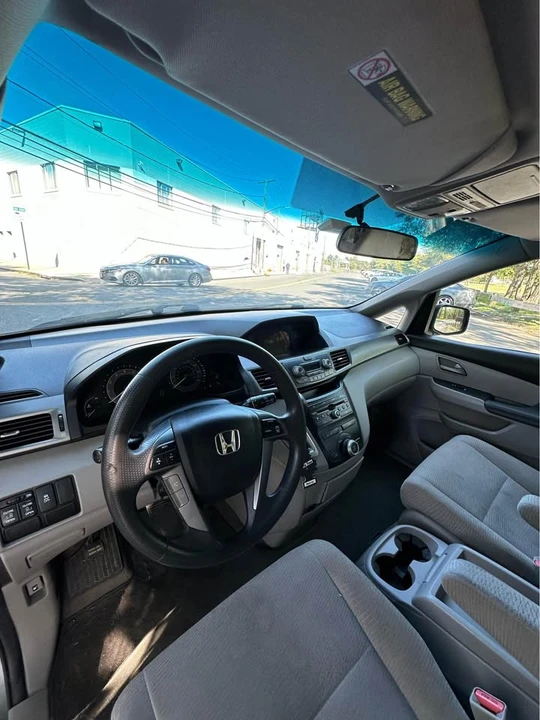 2012 Honda Odyssey - Image 10 of 14