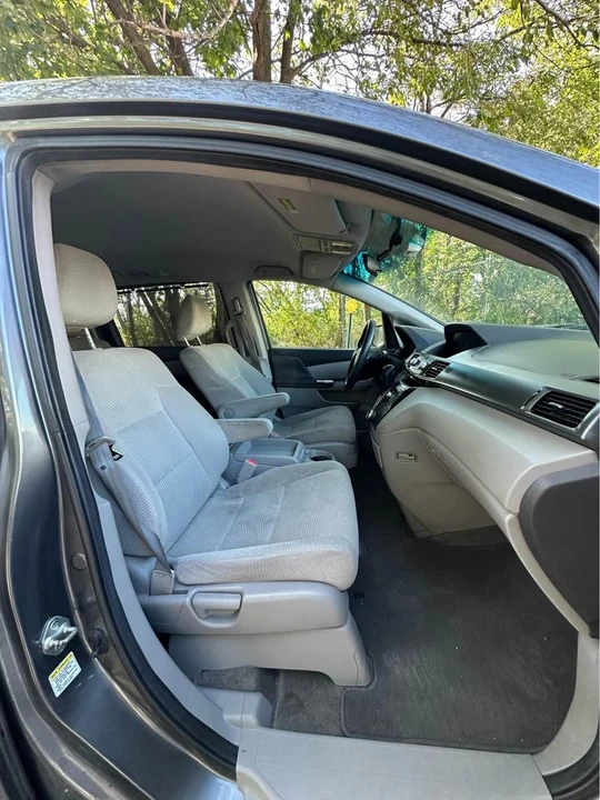 2012 Honda Odyssey - Image 11 of 14