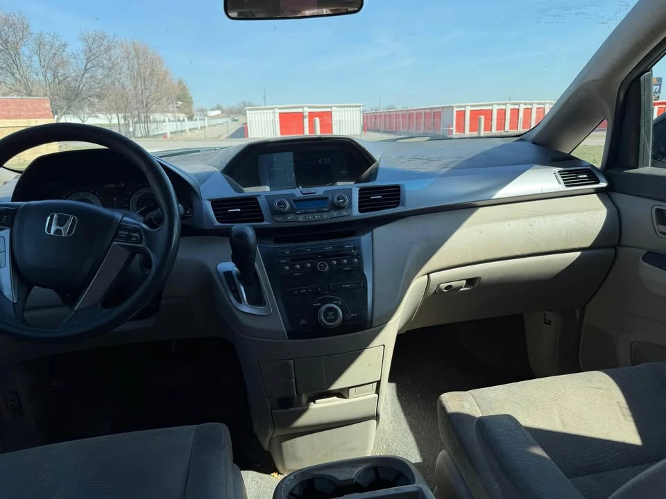 2012 Honda Odyssey - Image 10 of 16