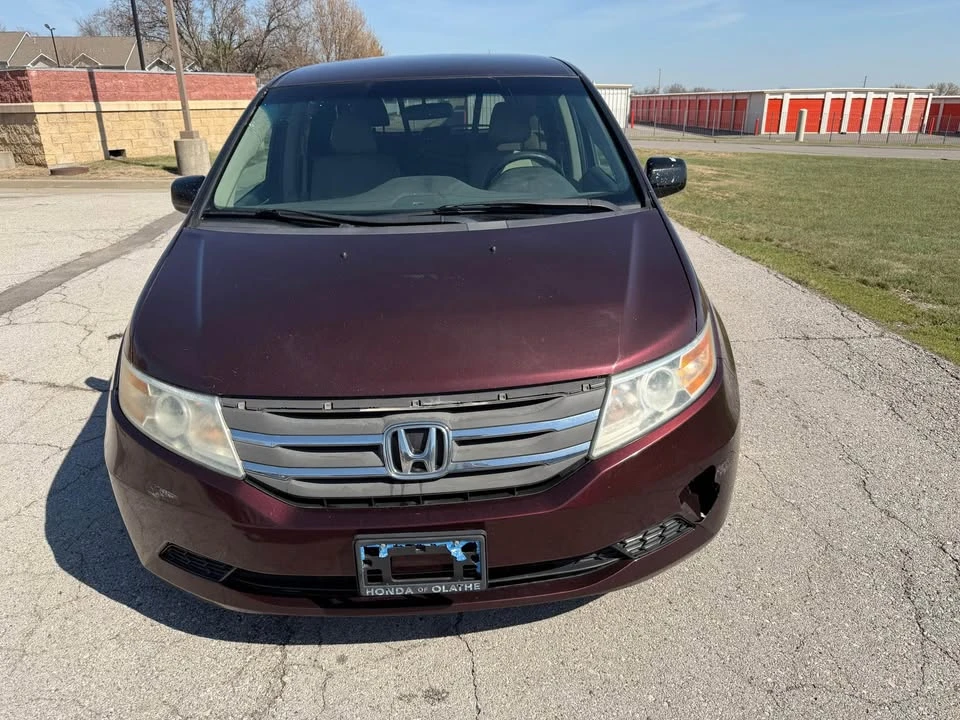 2012 Honda Odyssey - Image 2 of 16